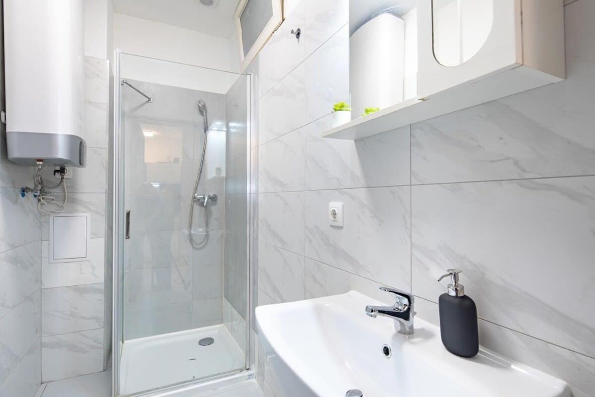 Central Room For Solo Traveller Budapeszt Zewnętrze zdjęcie